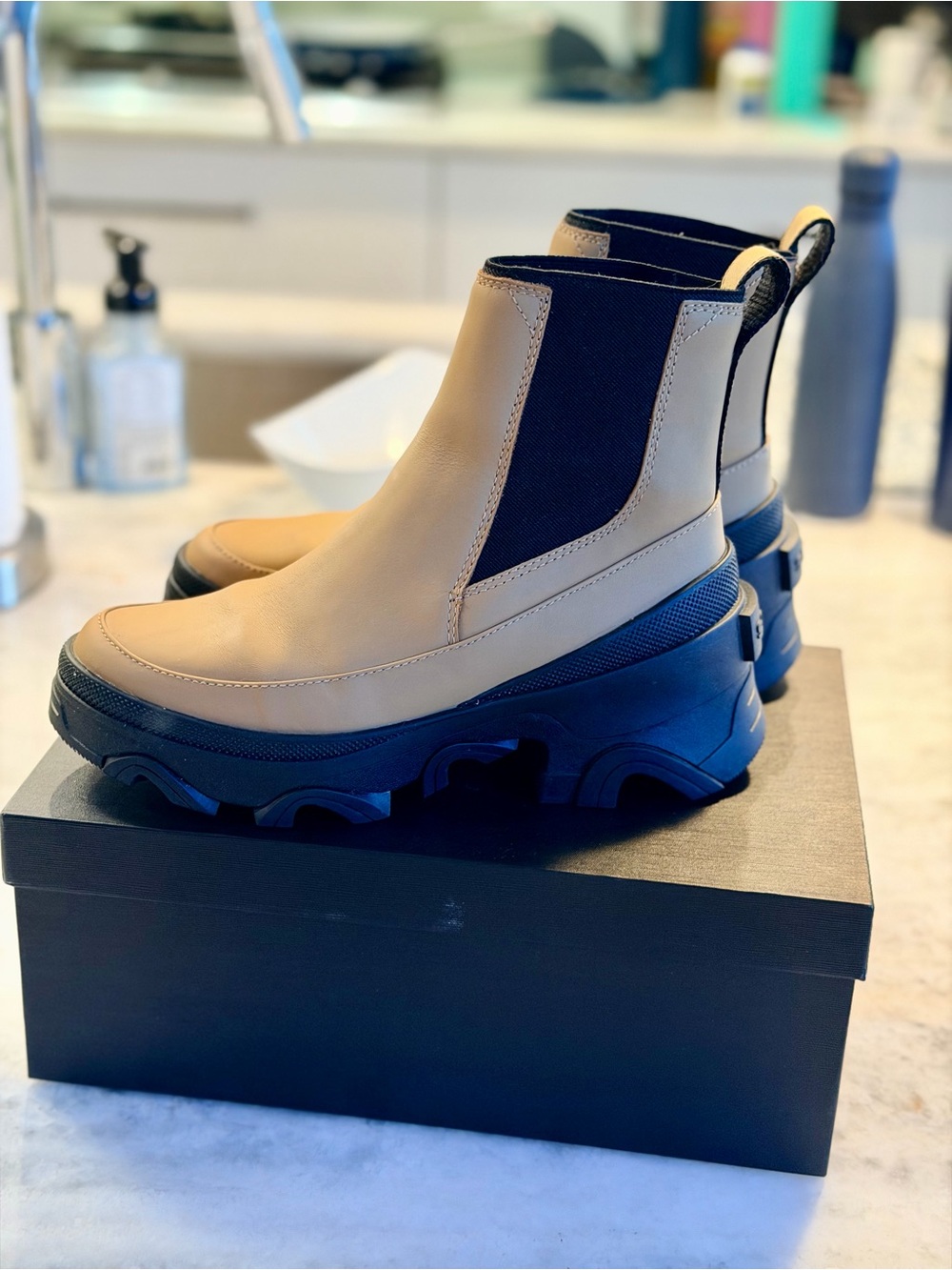 SOREL Brex Platform Chelsea Boot – Women’s Size 7 Tawny Buff Tan Waterproof Rain